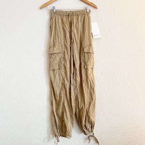 Lululemon Lightweight Adjustable Cargo Pants Size XXS
